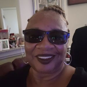 Meet your Posher, Sheila